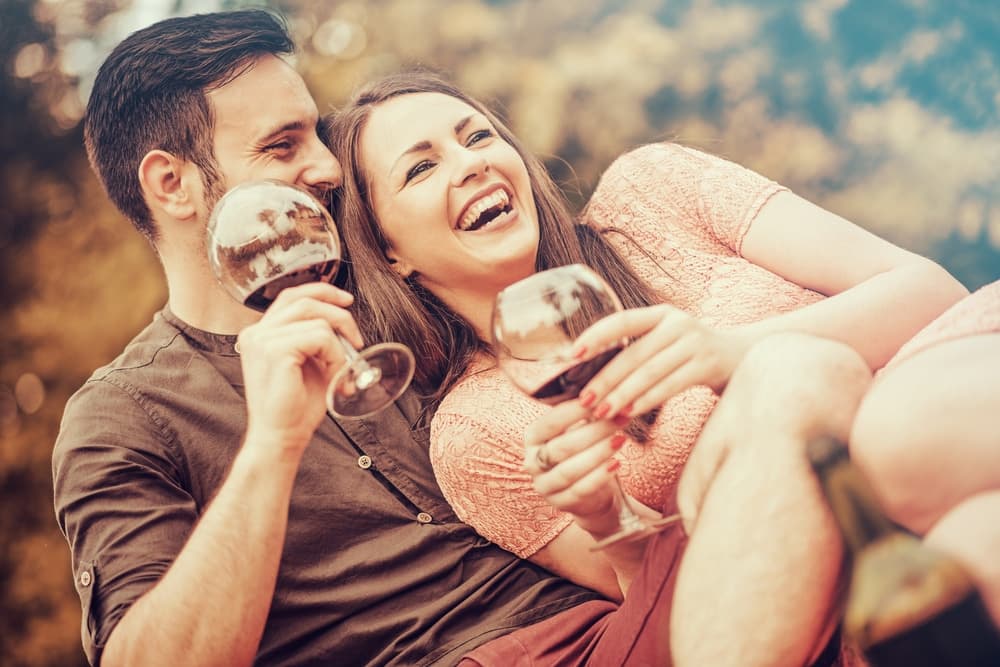 Romantic couple enjoying the many romantic things to do in Eureka Springs