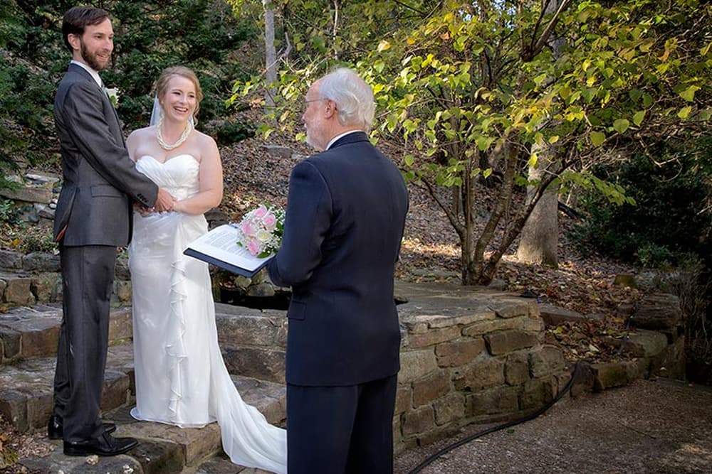 Couple getting married outside in nature in Eureka Springs