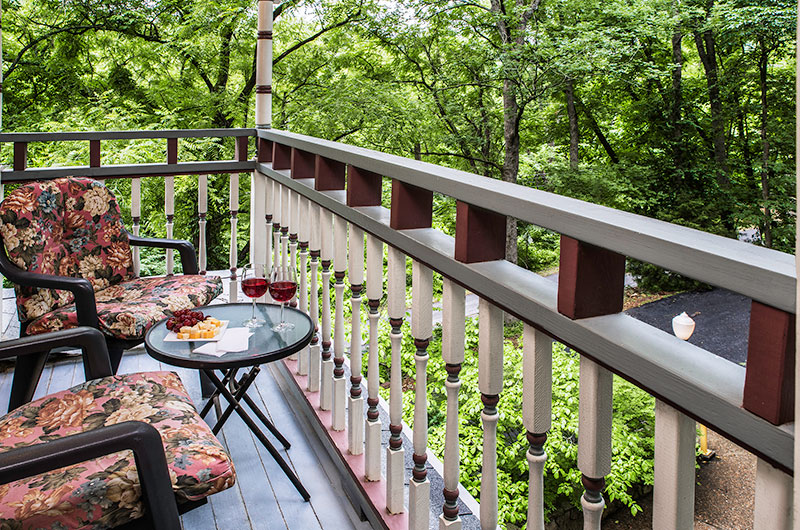 The Best Eureka Springs Lodging and Guest Rooms