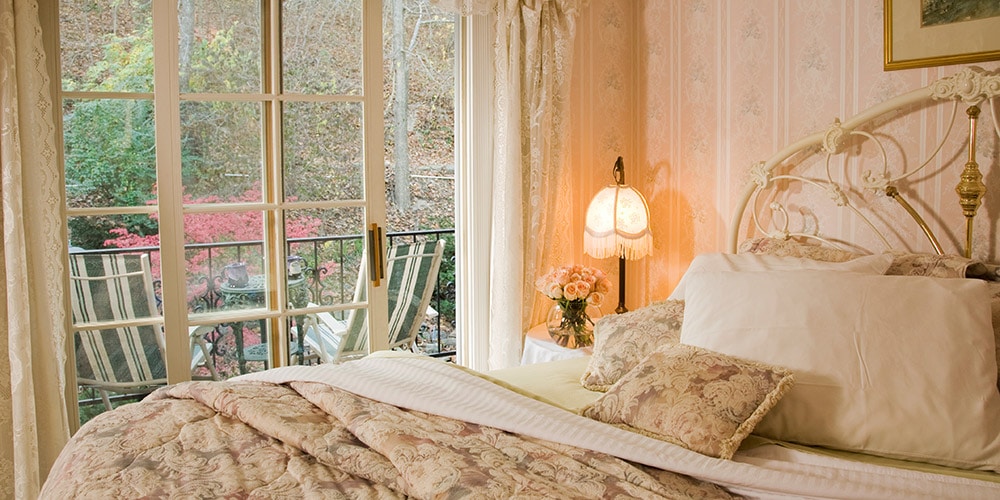 Visit our Romantic Eureka Springs Bed and Breakfast This Summer or Fall
